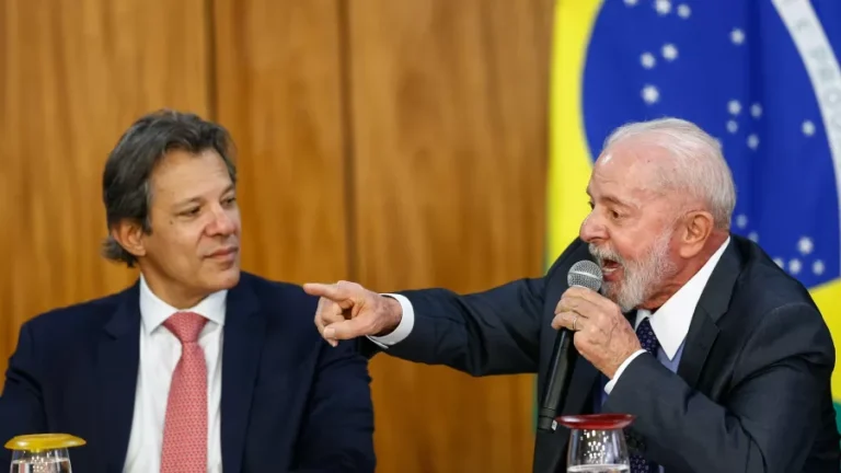 170924---o-presidente-luiz-inacio-lula-da-silva-em-reuniao-para-anuncios-de-novos-projetos-apexbrasil-com-o-ministro-da-economia-fernando-haddad-1731432826674_v2_900x506.jpg
