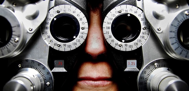 optometrista-oculos-exame-vista-cnh